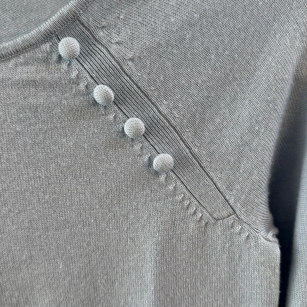 Loft light weight pale blue wool blend sweater with buttons at shoulder sz XS - Picture 4 of 5